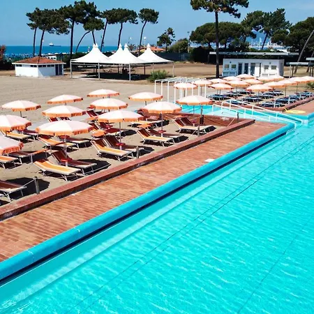 Villaggio Torre Marina 3* Марина-ди-Масса